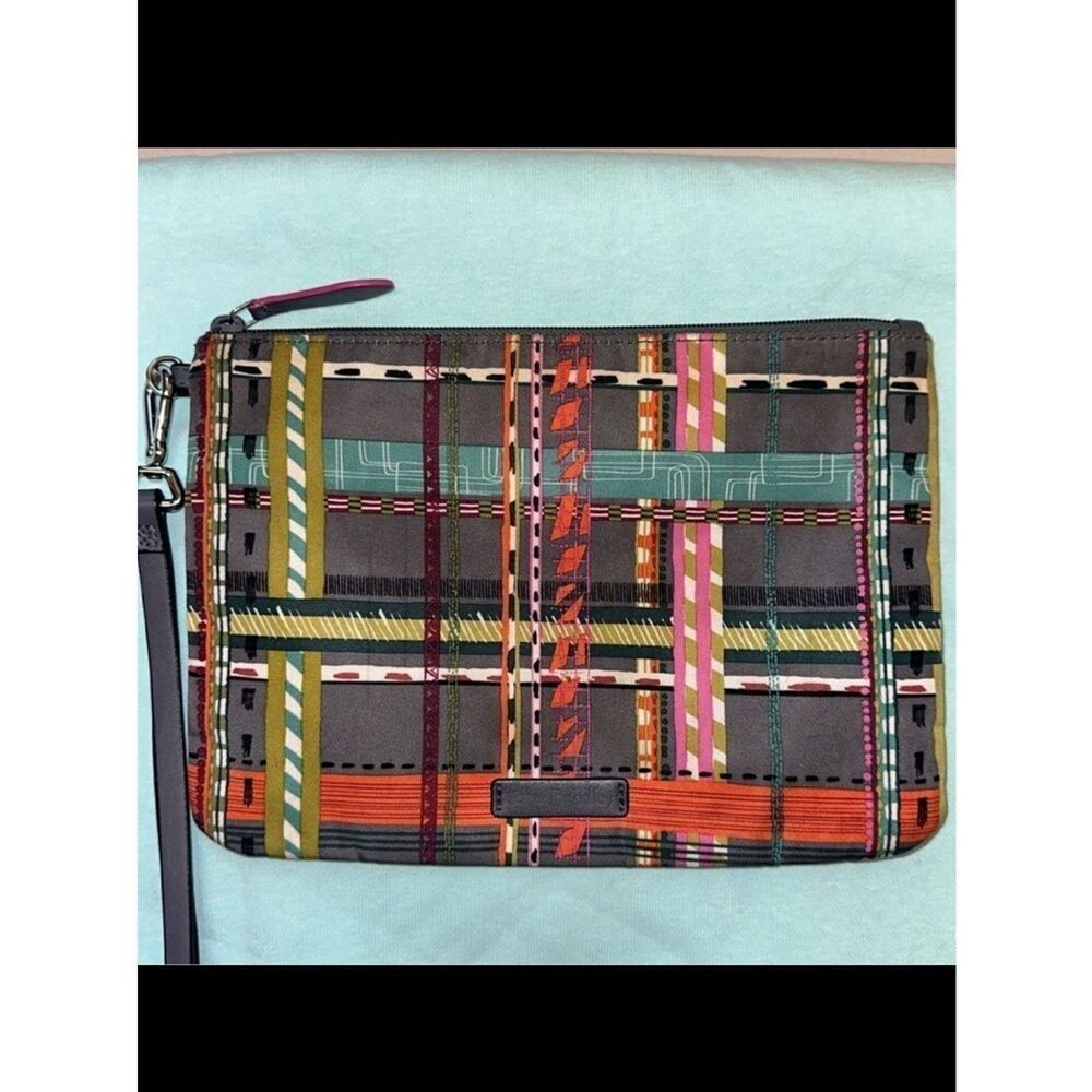 Vera Bradley City Plaid Midtown Gray Multi Nylon Wristlet Pouch
